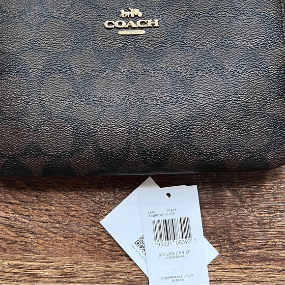 NEW‼️ COACH Large Corner Zip Wristlet In Signature Canvas NEW WITH TAGS - Picture 14 of 16